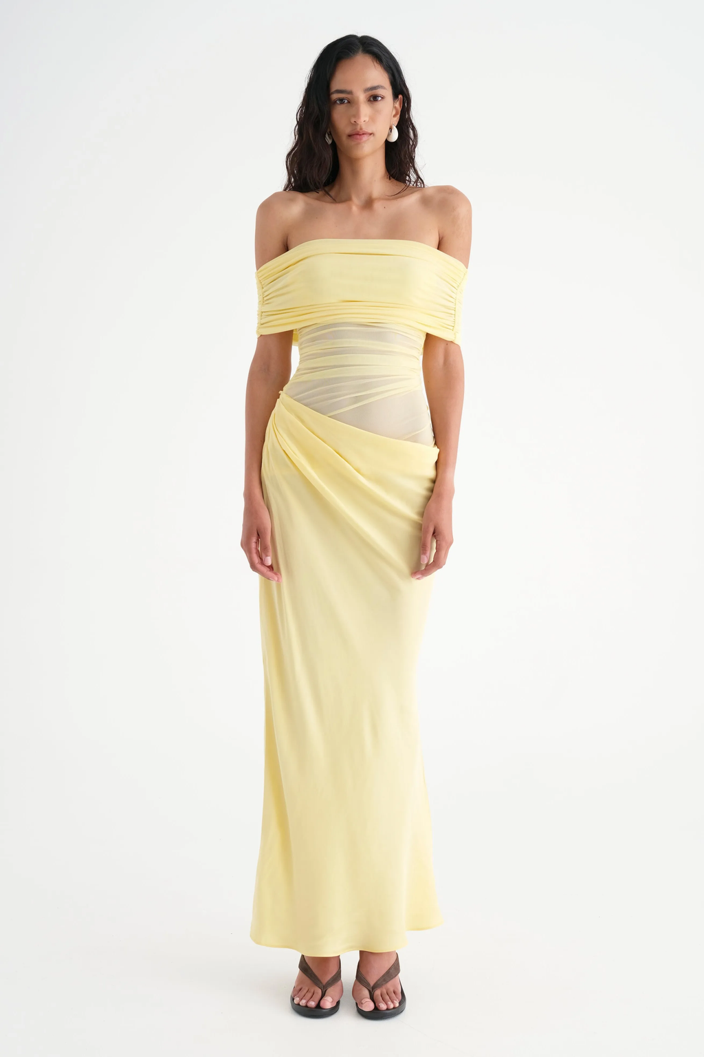 Leona™ | VESTIDO MAXI CON HOMBROS DESCUBIERTOS