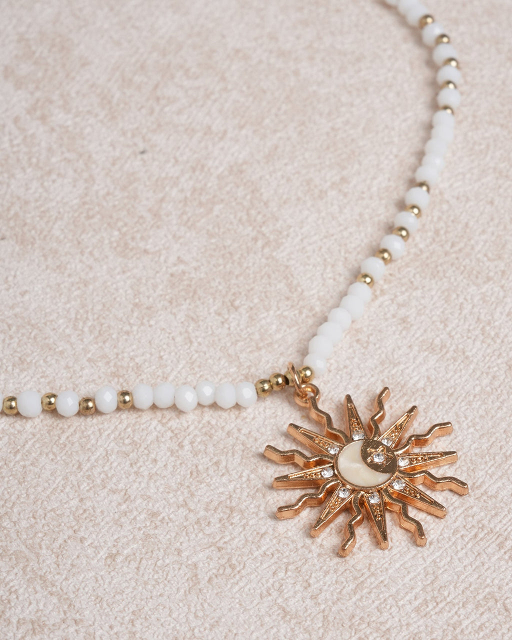 Yasmín™ | COLLAR