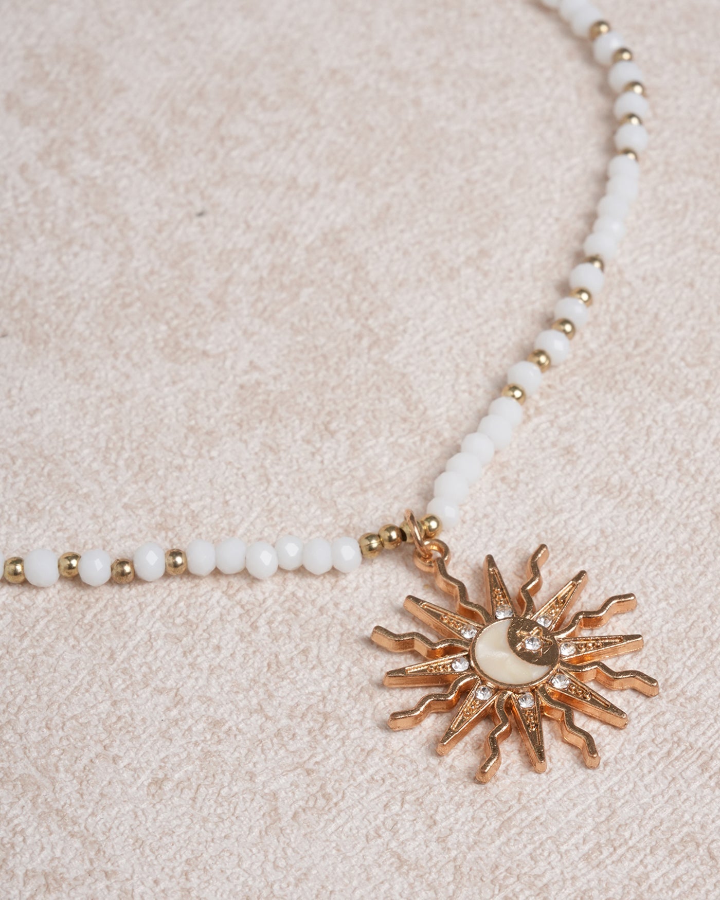 Yasmín™ | COLLAR
